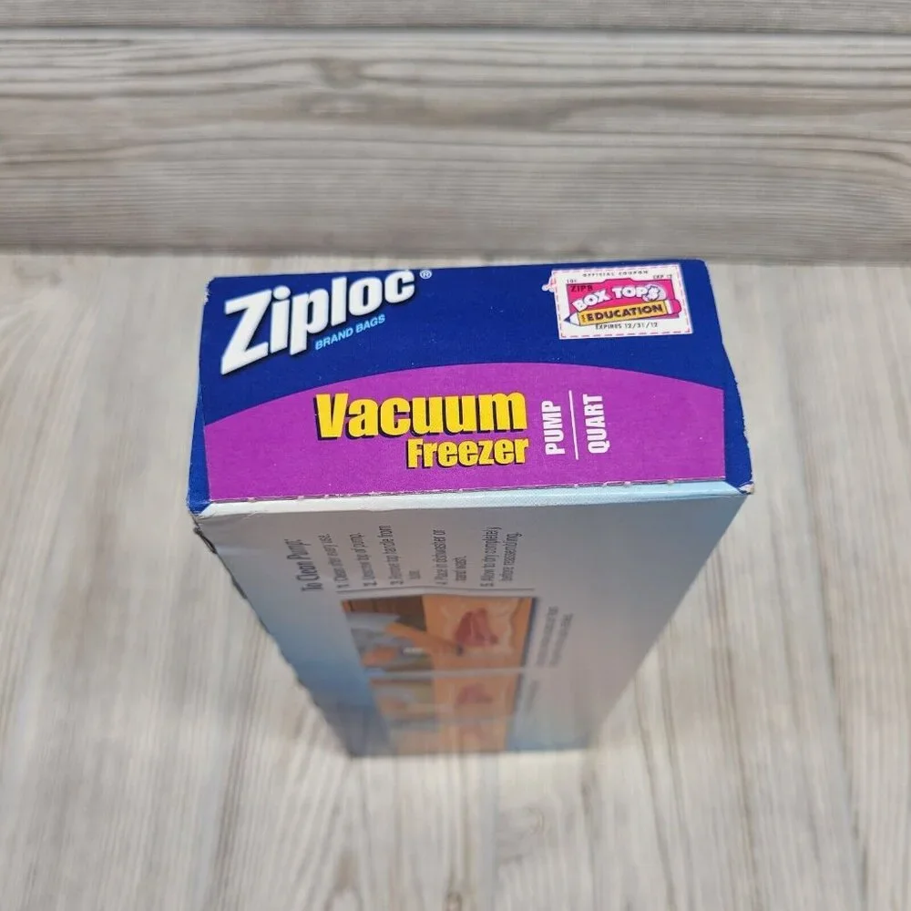 Ziplock‎ Brand Vacuum Starter Kit 1 Hand Pump 3 Freezer Quart Bags New In Box
